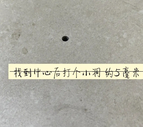 双柏瓷砖空鼓维修公司专业解答在瓷砖铺贴过程中，如果砂料搅拌不均匀，将会带来以下问题